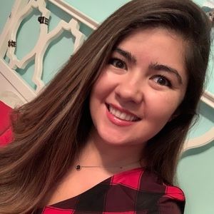 Meet your Posher, Andrea